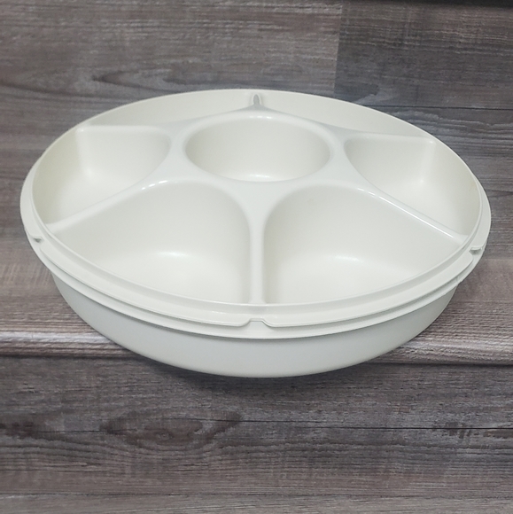 VintageTupperware veggie/ snack divider / tray with lid - Picture 6 of 8